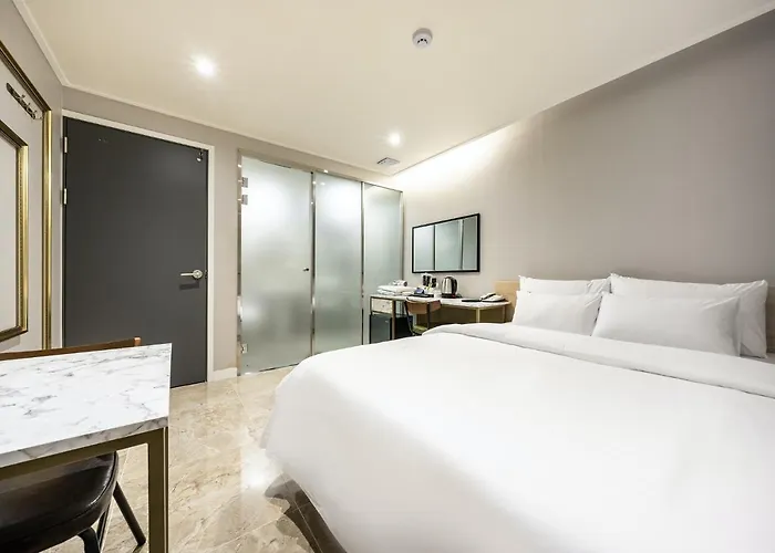Jongro Mn Lucky Hotel 3*